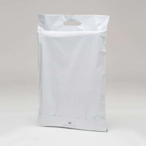 medium mailing bag white with a handle